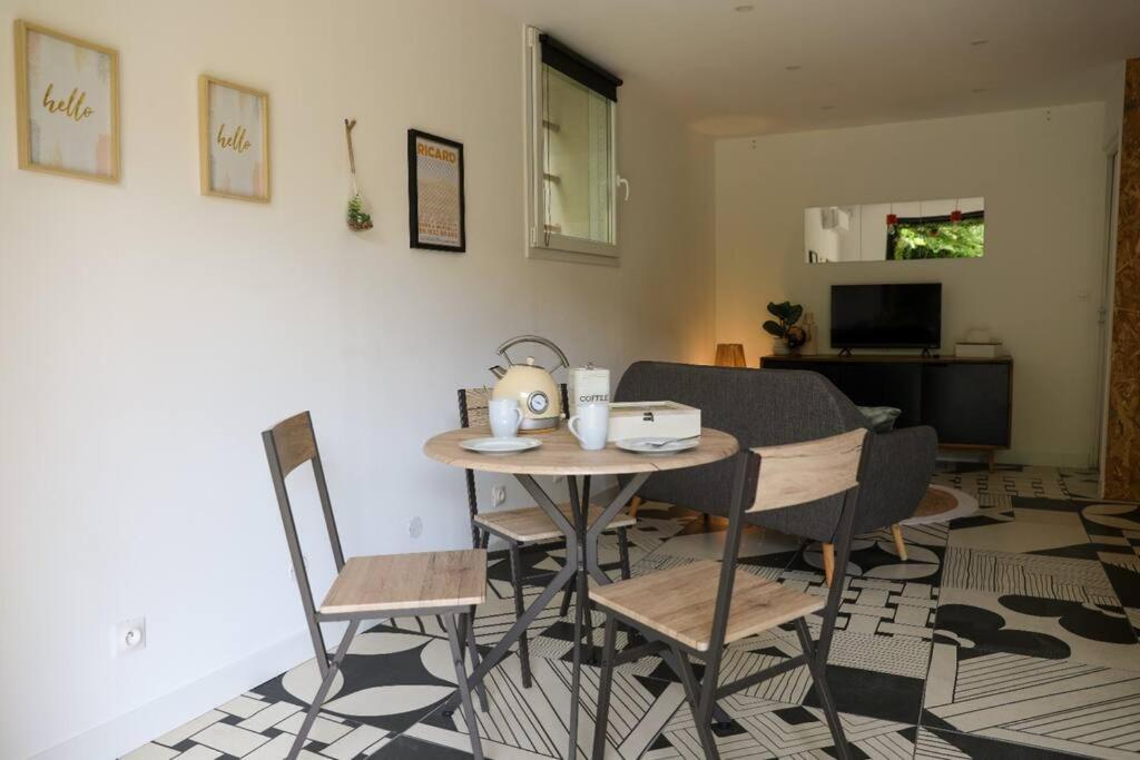 Appartement Rez-De-Chaussee Et Patio Romans-sur-Isère Buitenkant foto